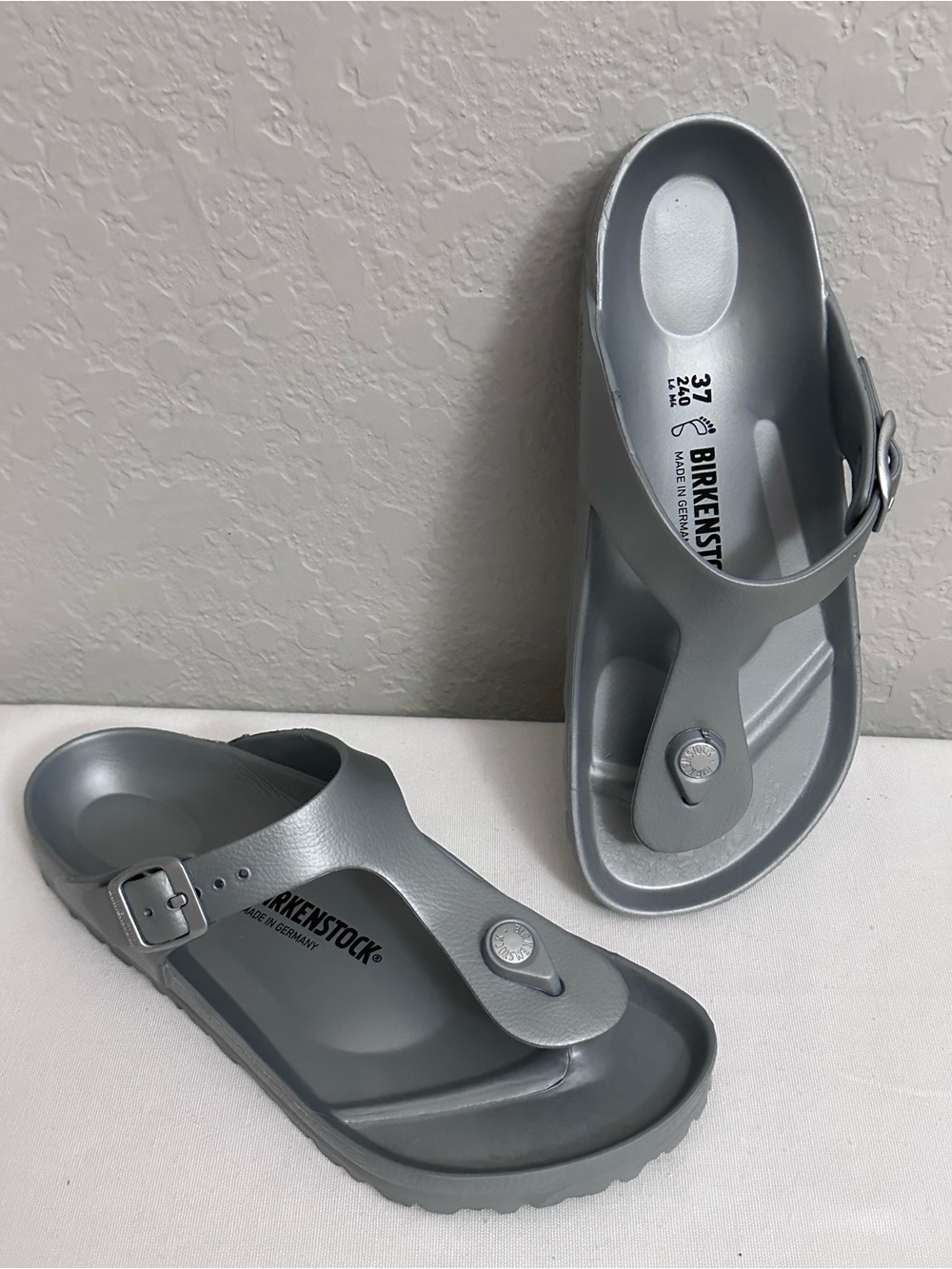 Birkenstock Womens 37 Gizeh EVA Metallic Silver Thong Sandals